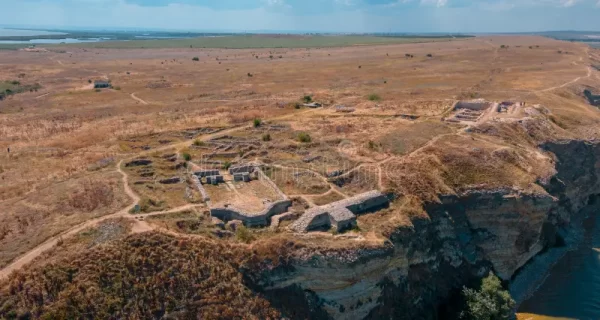 Cetatea Argamum de la Capul Dolosman.jpg