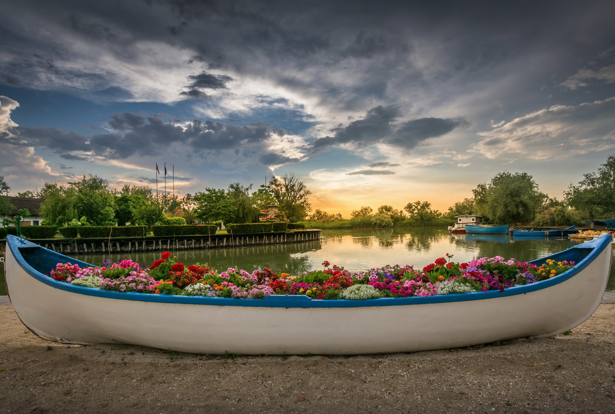 Which localities does the Danube River cross?