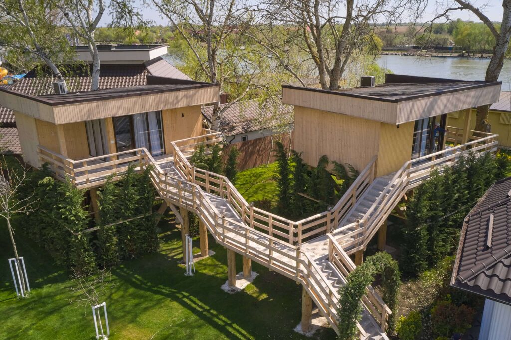Accommodation in the Danube Delta: How to Choose the Right One? 3 Cazare căsuță în copac Delta Dunării experiență premium în natură